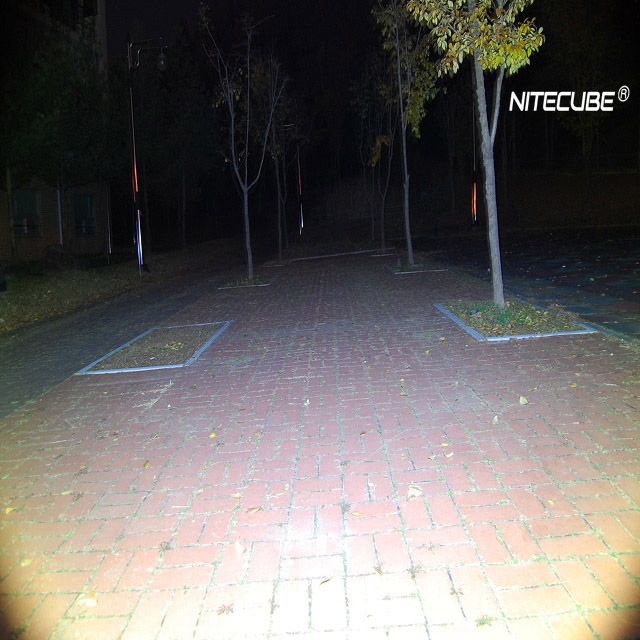 나이트큐브 손전등 충전식 P50 LED후레쉬 줌라이트